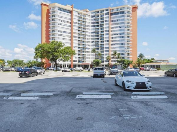 1301 NE Miami Gardens Dr , Unit 326W, Miami, FL 33179