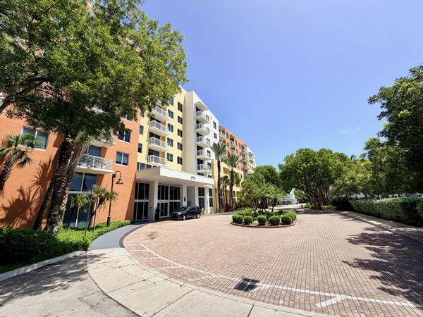 2775 NE 187th Street, Unit 505, Miami, FL 33180
