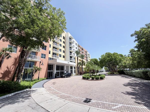 2775 NE 187th Street, Unit 505, Miami, FL 33180