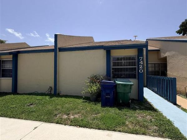 7420 NW 34th Street, Lauderhill, FL 33319