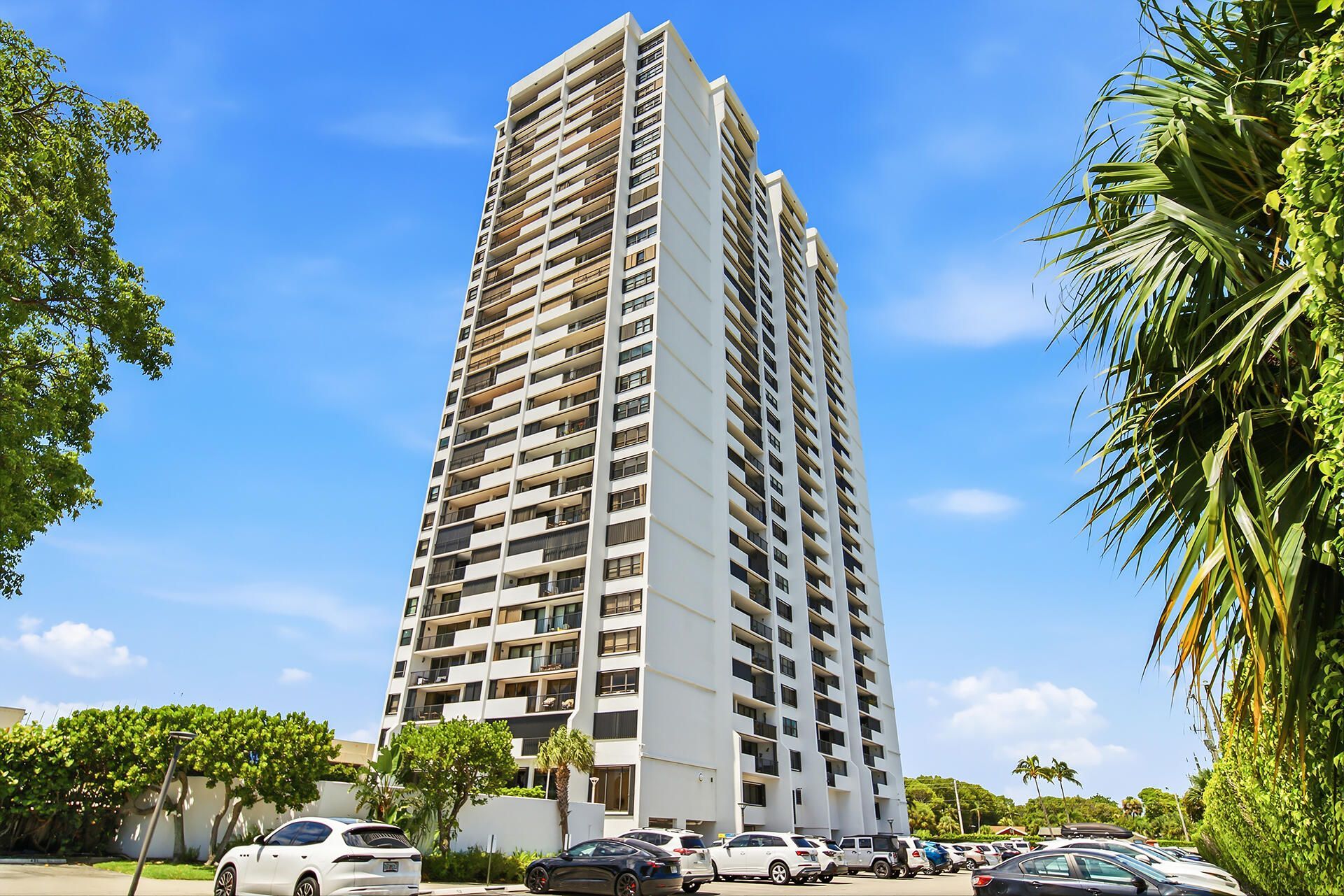 5600 N Flagler Drive, Unit 2202, West Palm Beach, FL 33407 Photo
