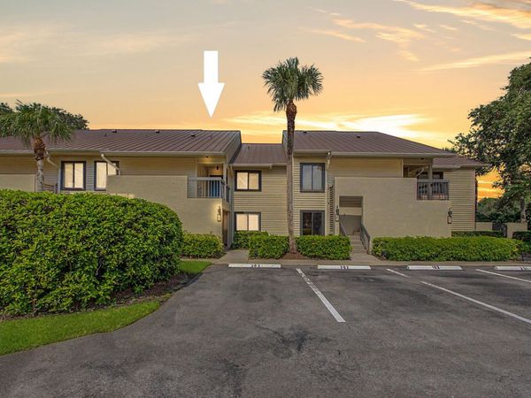 5132 SE CLUB Way, Unit 202, Stuart, FL 34997