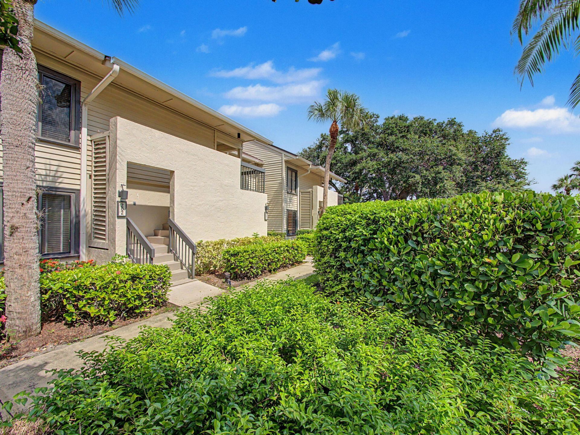 5132 SE Club Way, Unit 202, Stuart, FL 34997 Photo