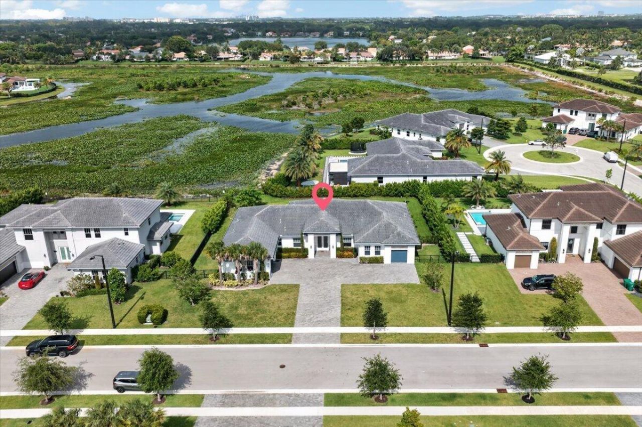 2010 Meadows Drive, Davie, FL 33324 Photo