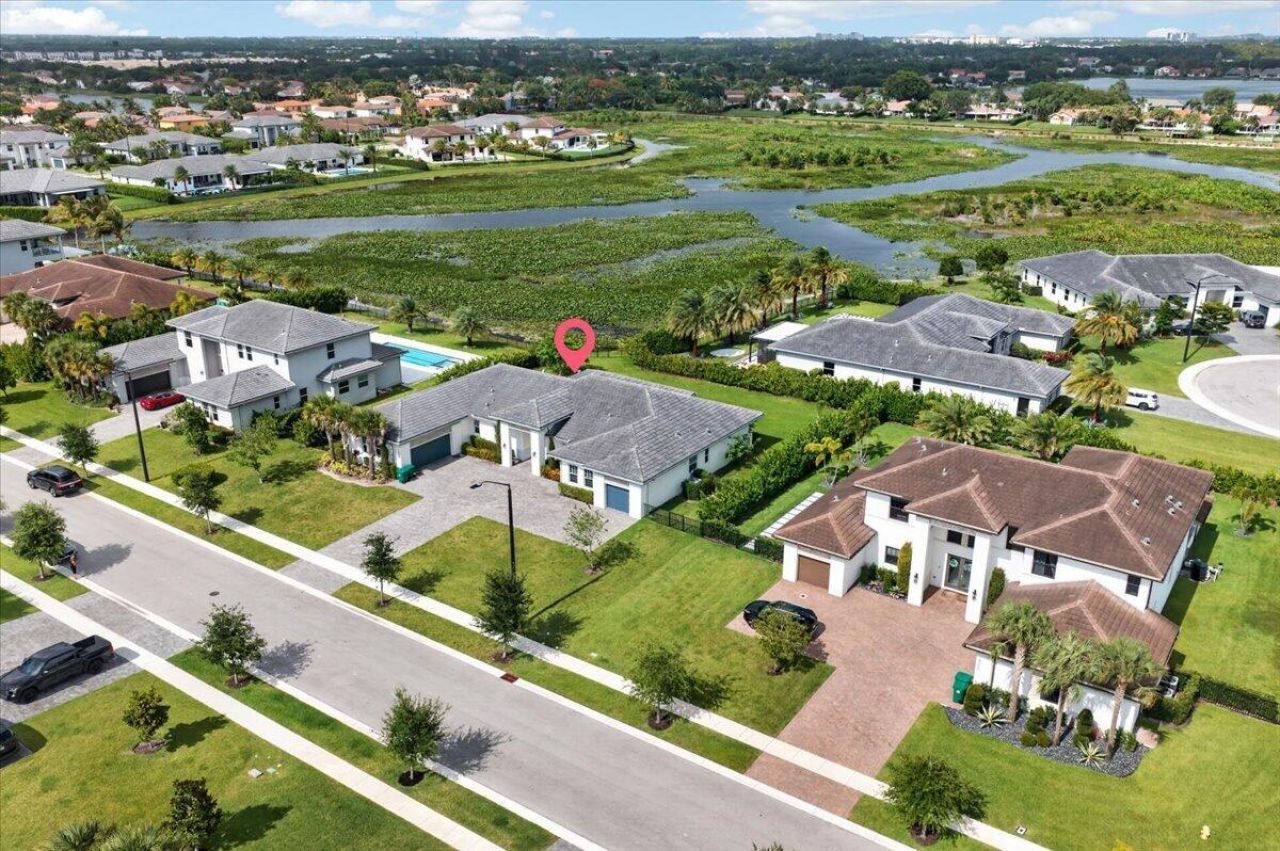 2010 Meadows Drive, Davie, FL 33324 Photo