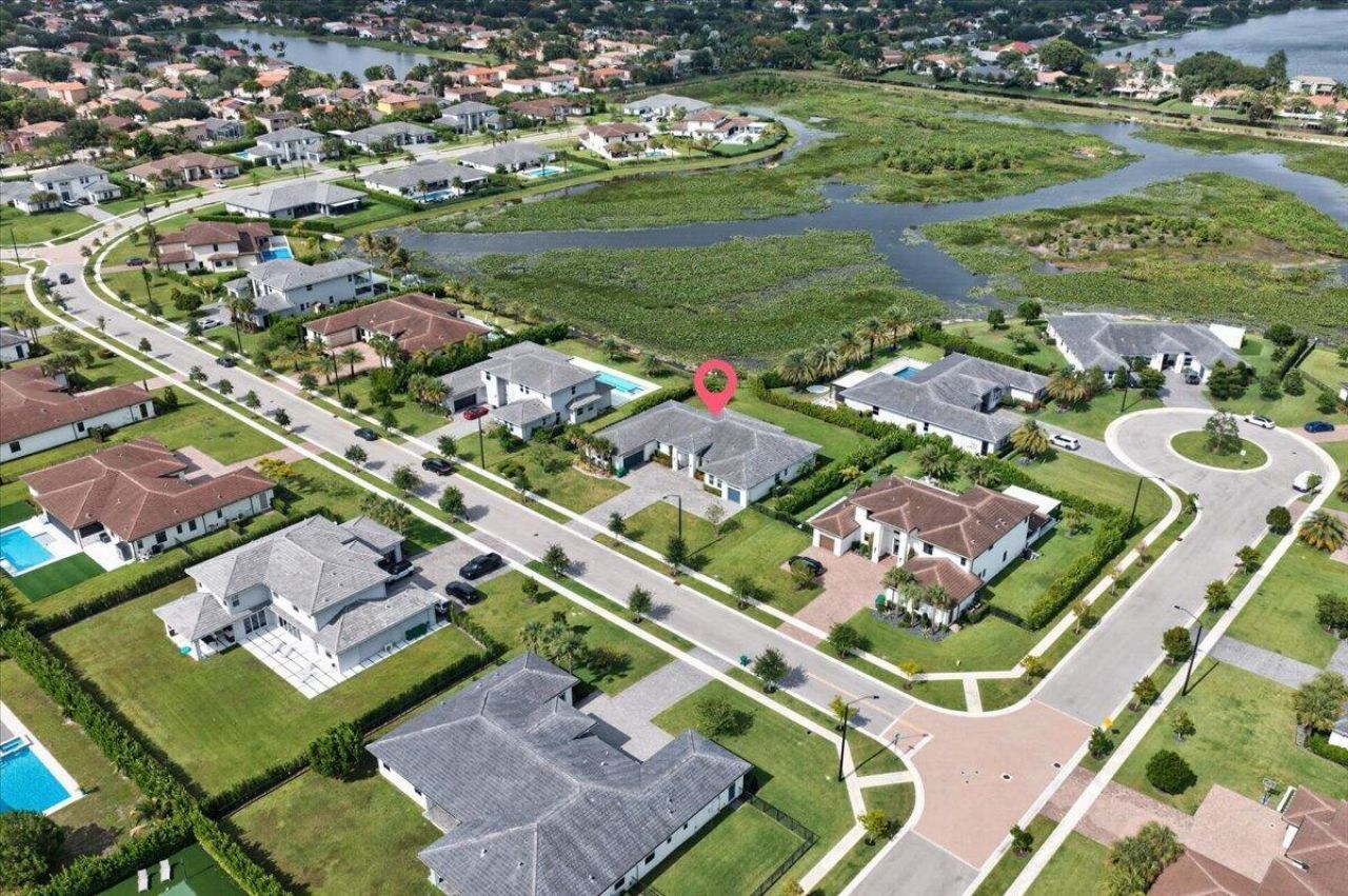 2010 Meadows Drive, Davie, FL 33324 Photo