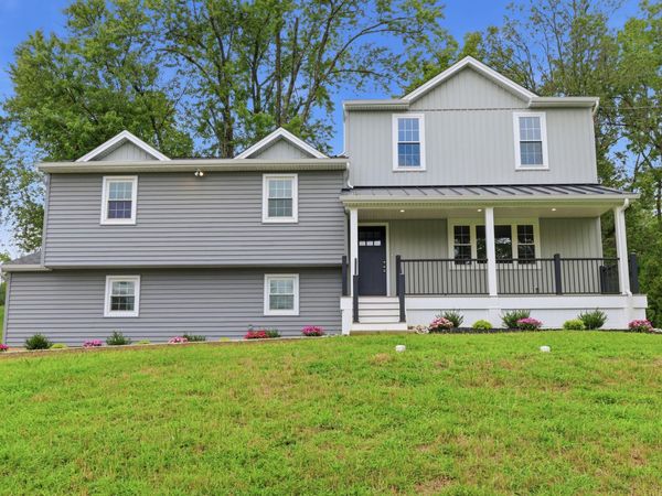 886 SACKETTSFORD ROAD, IVYLAND, PA 18974