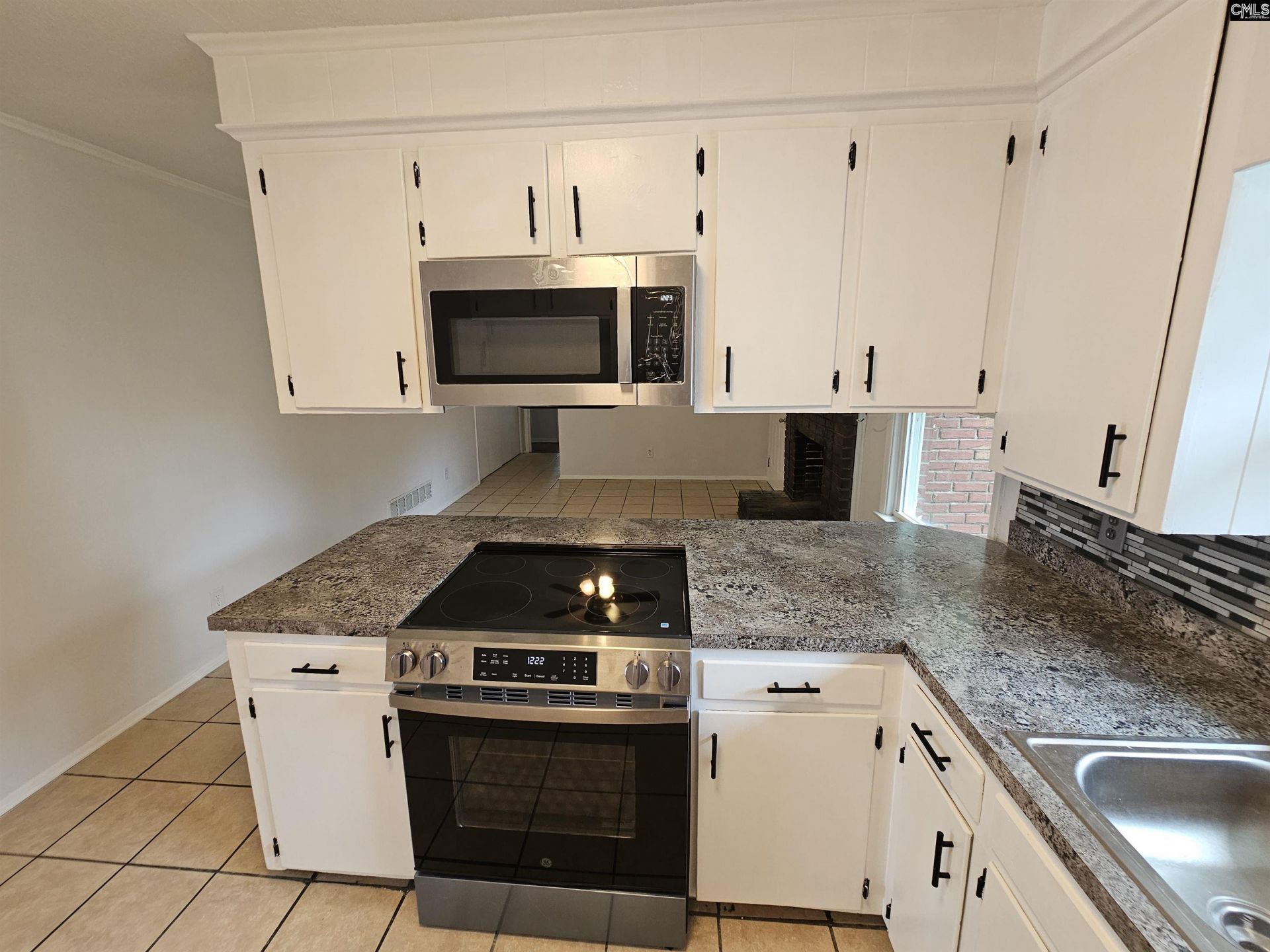 8220 Hunt Club Road  Photo 10