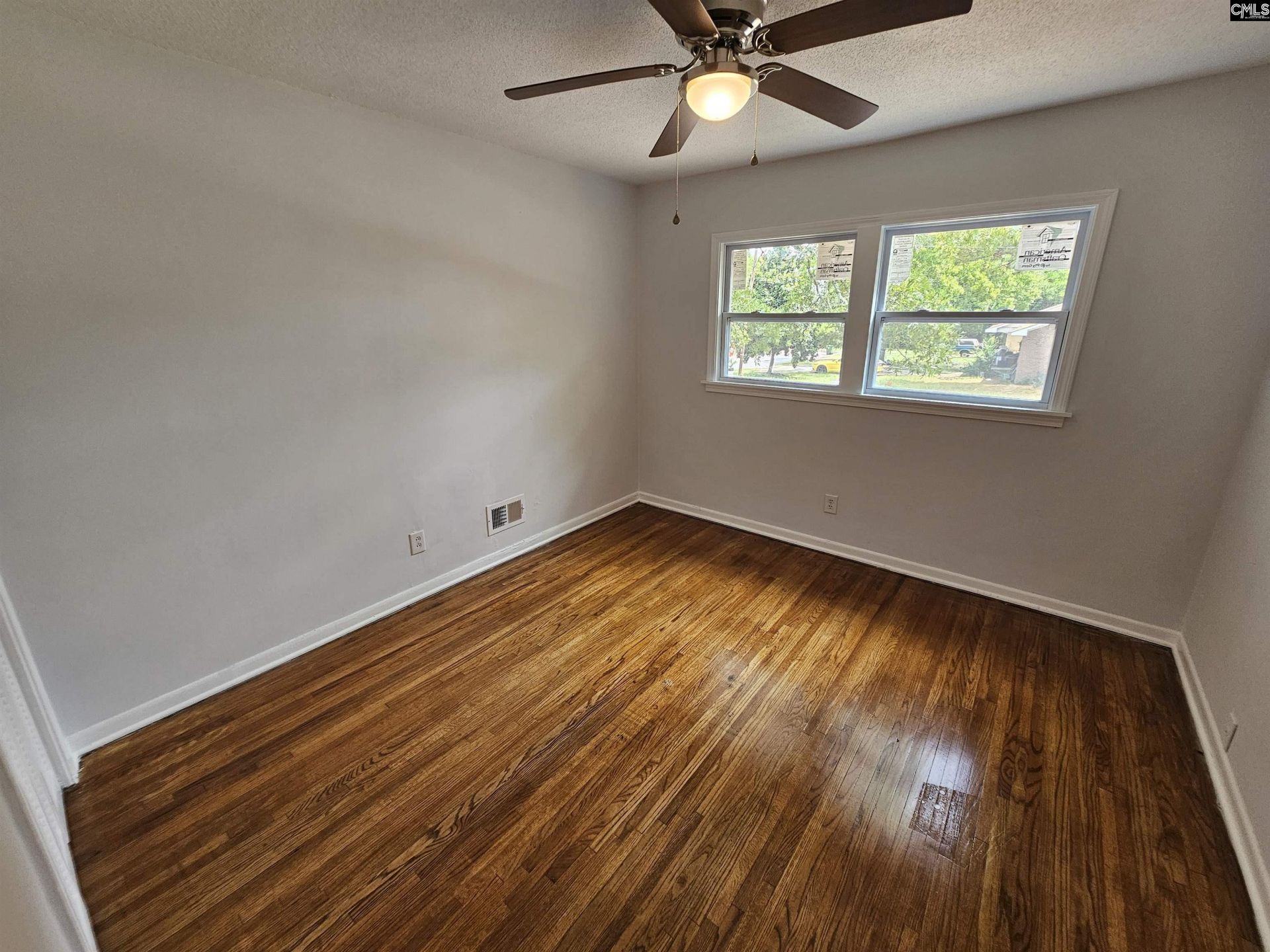 8220 Hunt Club Road  Photo 18