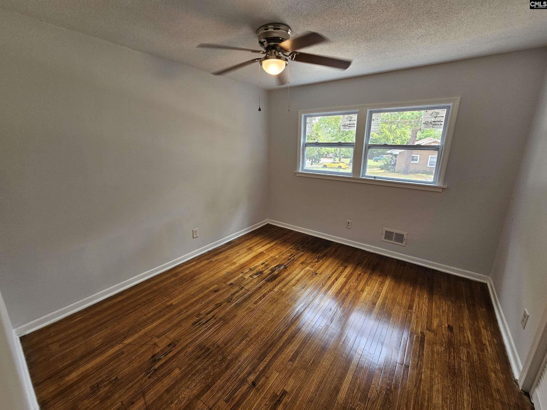 8220 Hunt Club Road  Photo 19