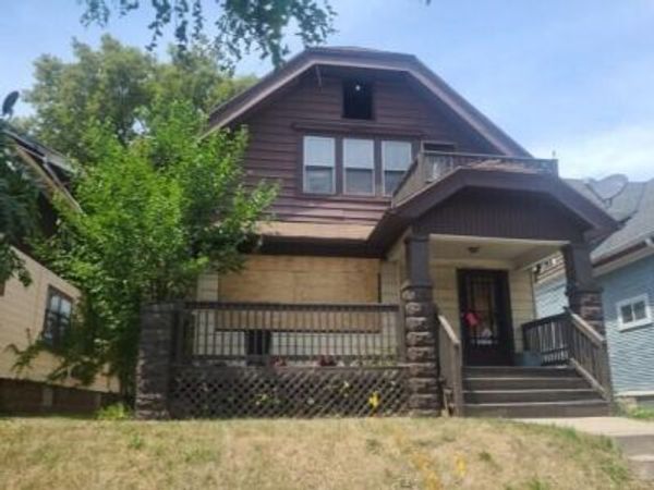 3223 N 16th STREET, Milwaukee, WI 53206