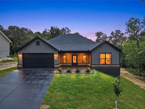 4 McGaugh Drive , Bella Vista, AR 72714