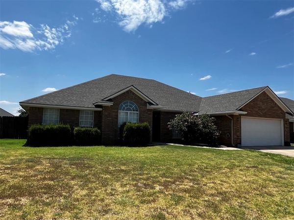 508 Peacock Circle, Altus, OK 73521