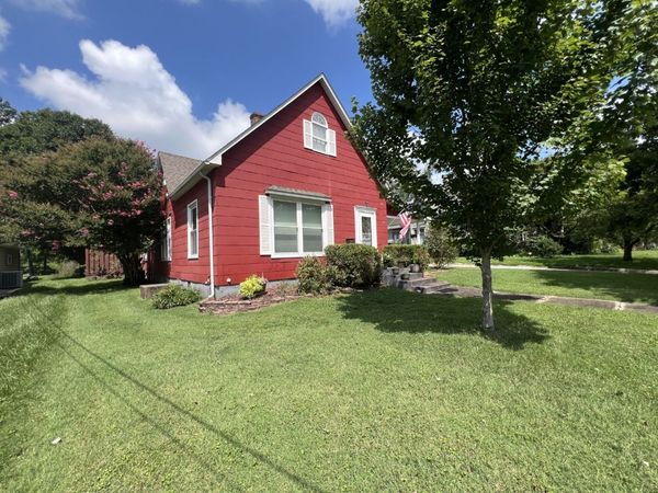 520 S Market Street , Marion, IL 62959