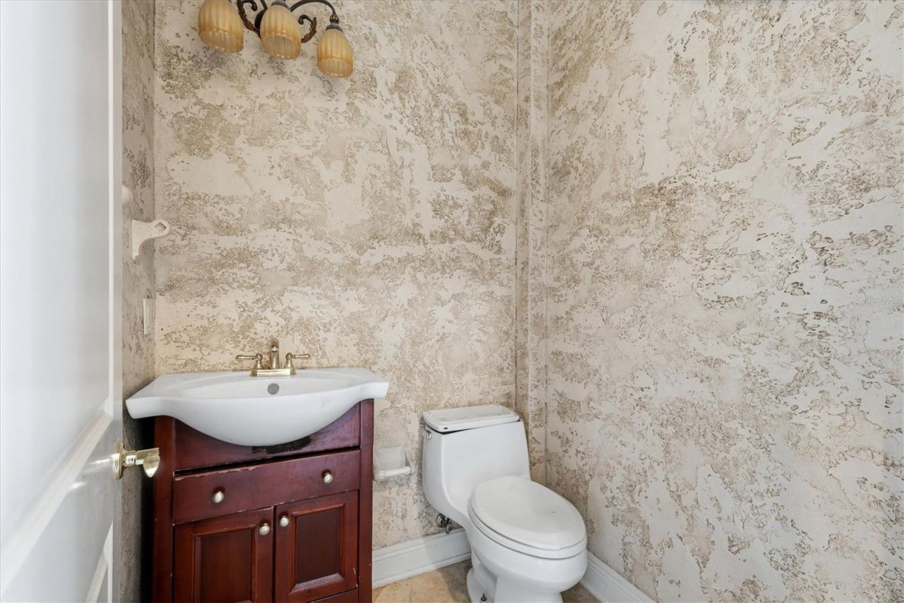1304 Jumana Loop, Apollo Beach, FL 33572 Photo