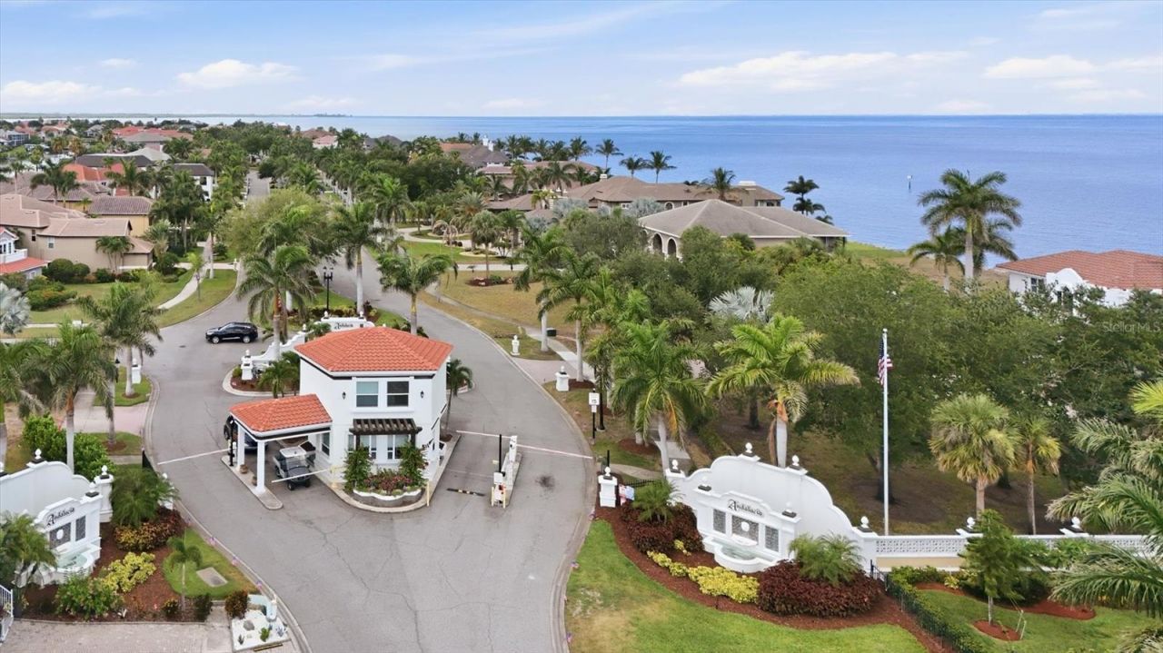 1304 Jumana Loop, Apollo Beach, FL 33572 Photo