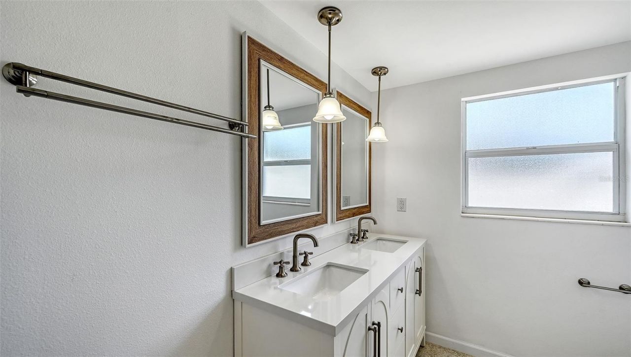 6711 S Lockwood Ridge Road, Sarasota, FL 34231 Photo