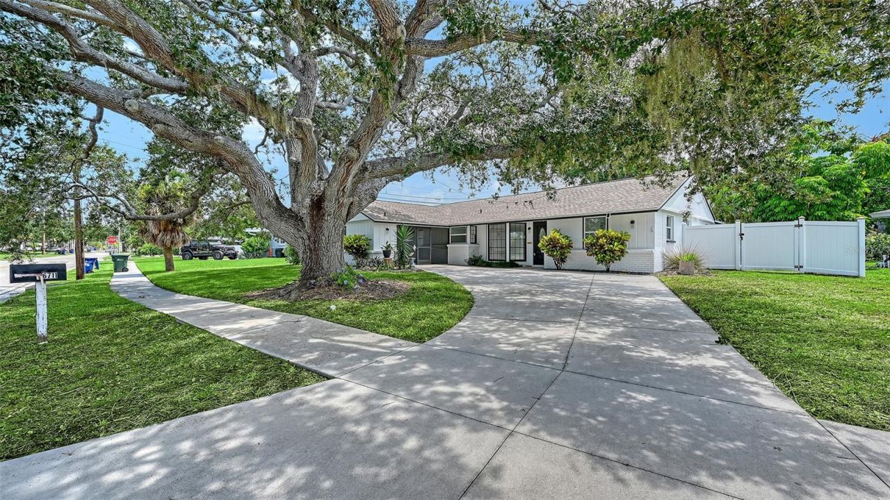 6711 S Lockwood Ridge Road, Sarasota, FL 34231 Photo