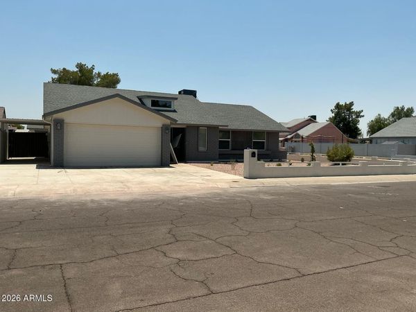 8837 W HIGHLAND Avenue, Phoenix, AZ 85037
