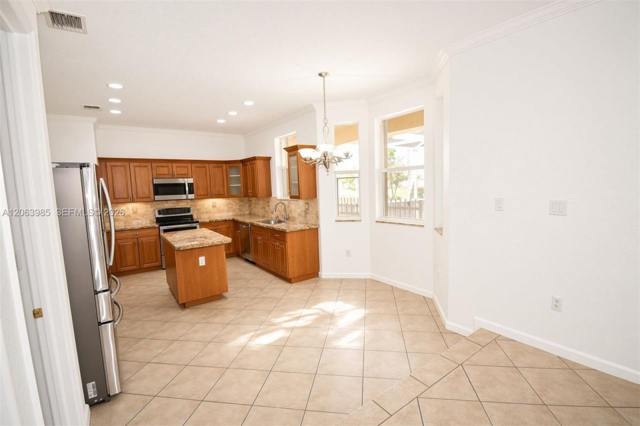 8765 SW 208th St, Cutler Bay, FL 33189 Photo