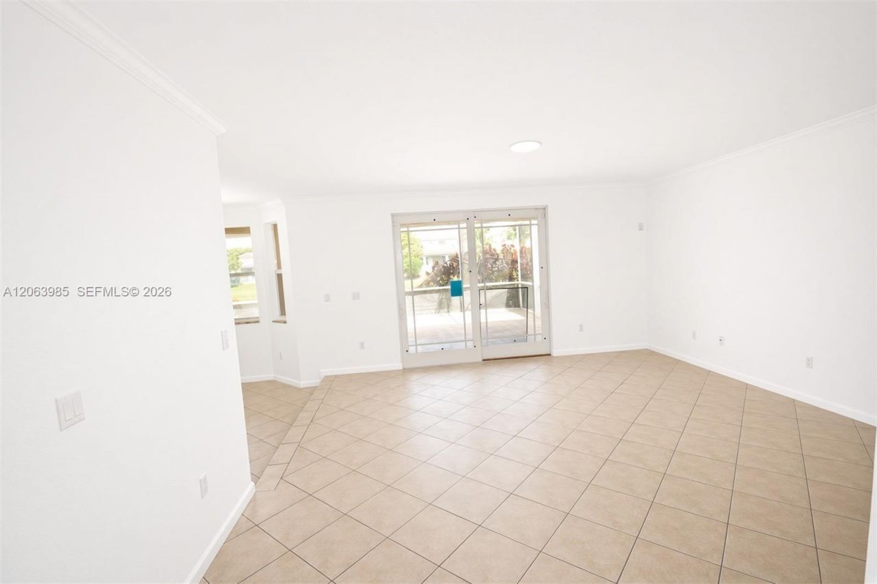 8765 SW 208th St, Cutler Bay, FL 33189 Photo