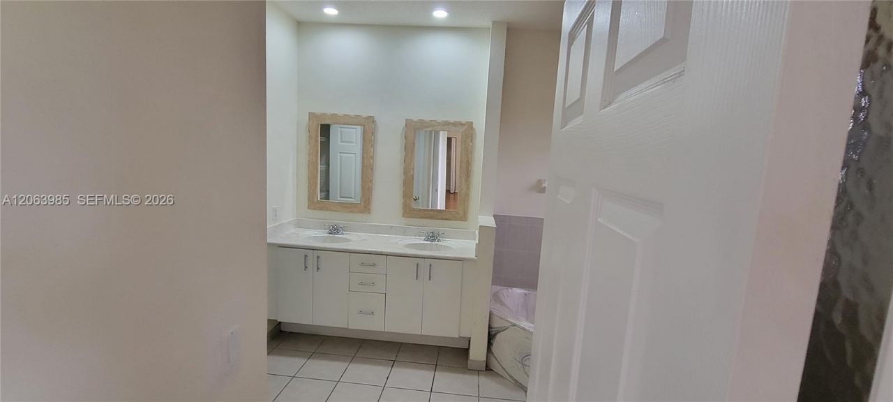 8765 SW 208th St, Cutler Bay, FL 33189 Photo