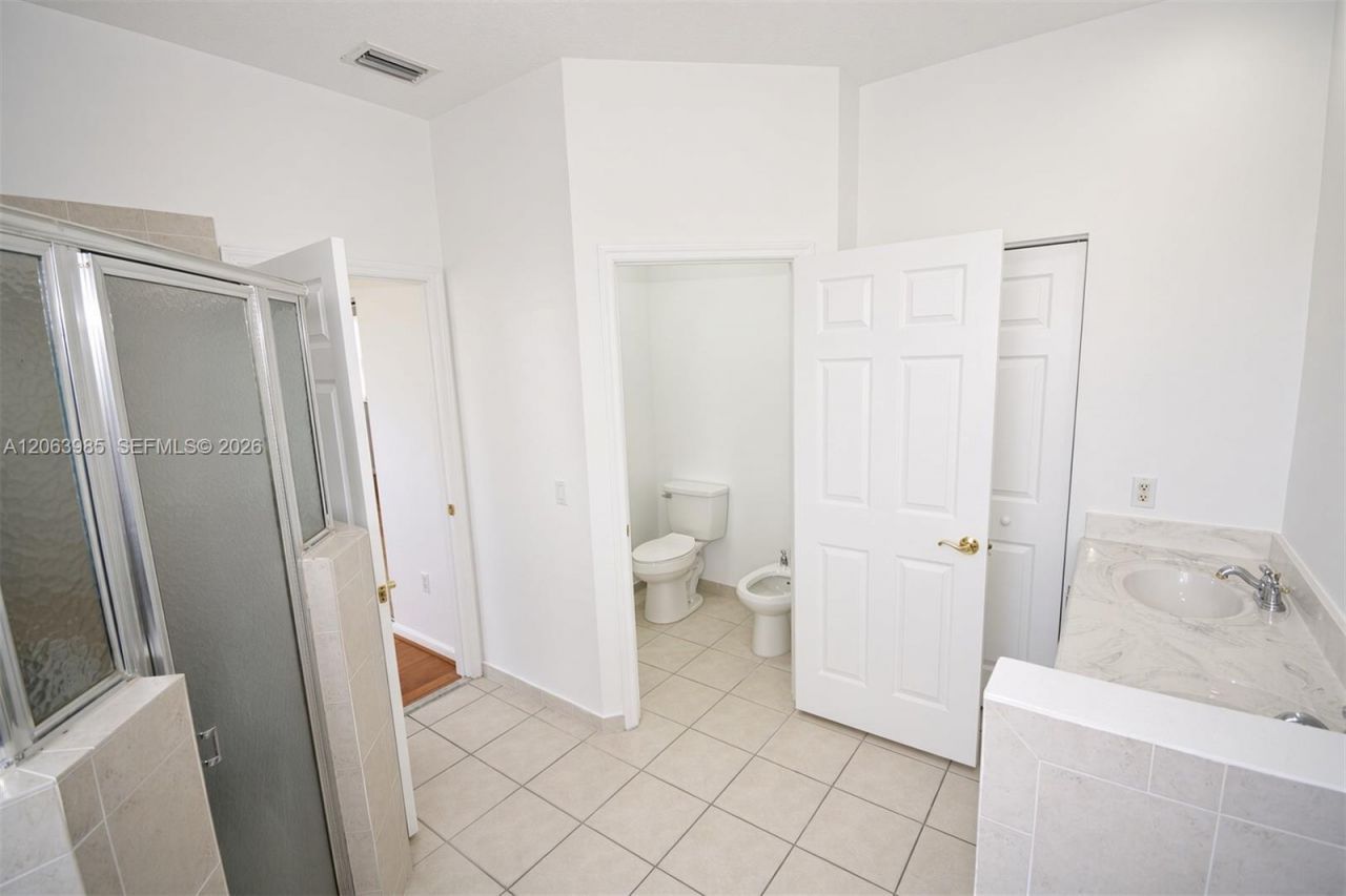 8765 SW 208th St, Cutler Bay, FL 33189 Photo