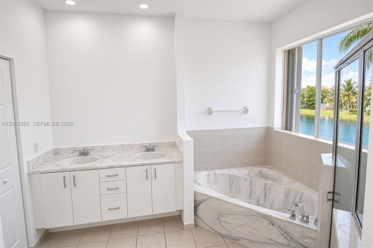 8765 SW 208th St, Cutler Bay, FL 33189 Photo