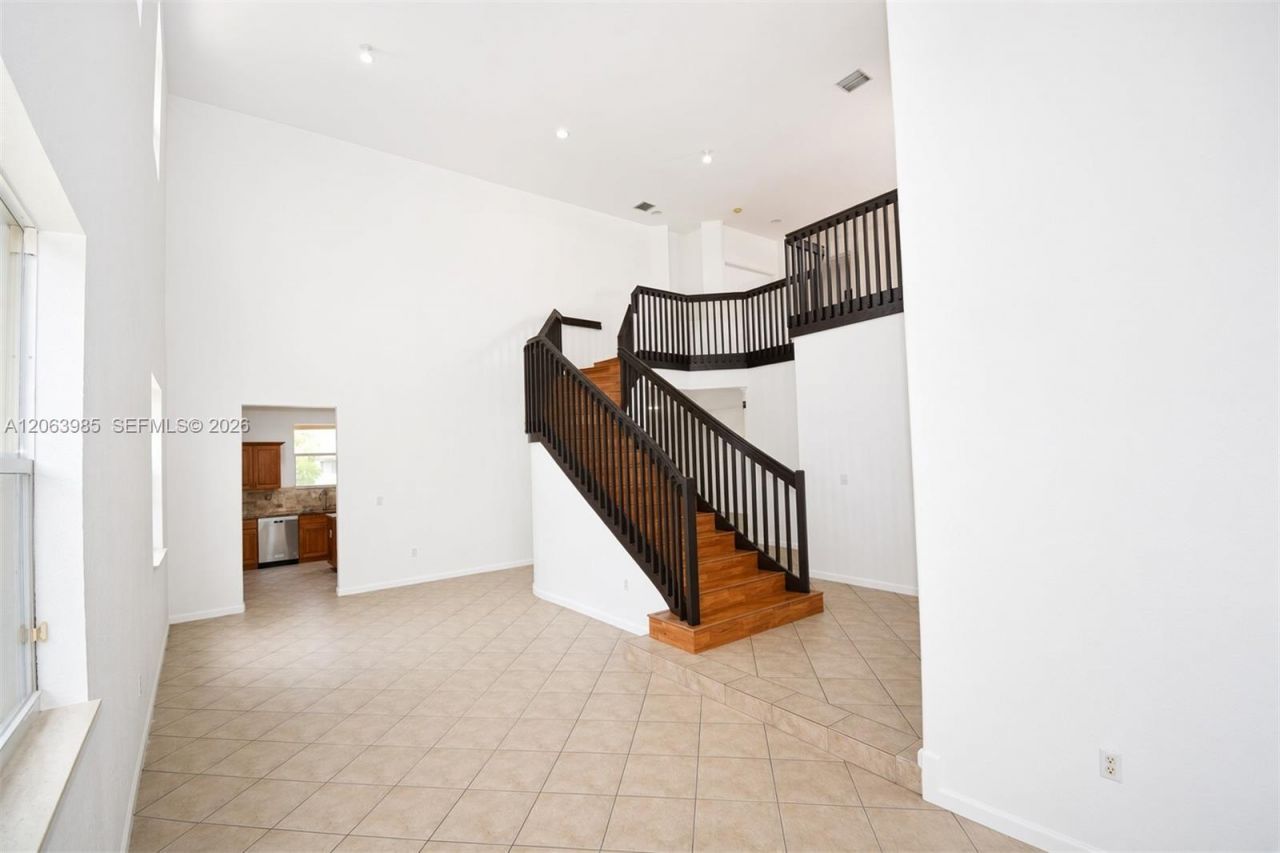 8765 SW 208th St, Cutler Bay, FL 33189 Photo