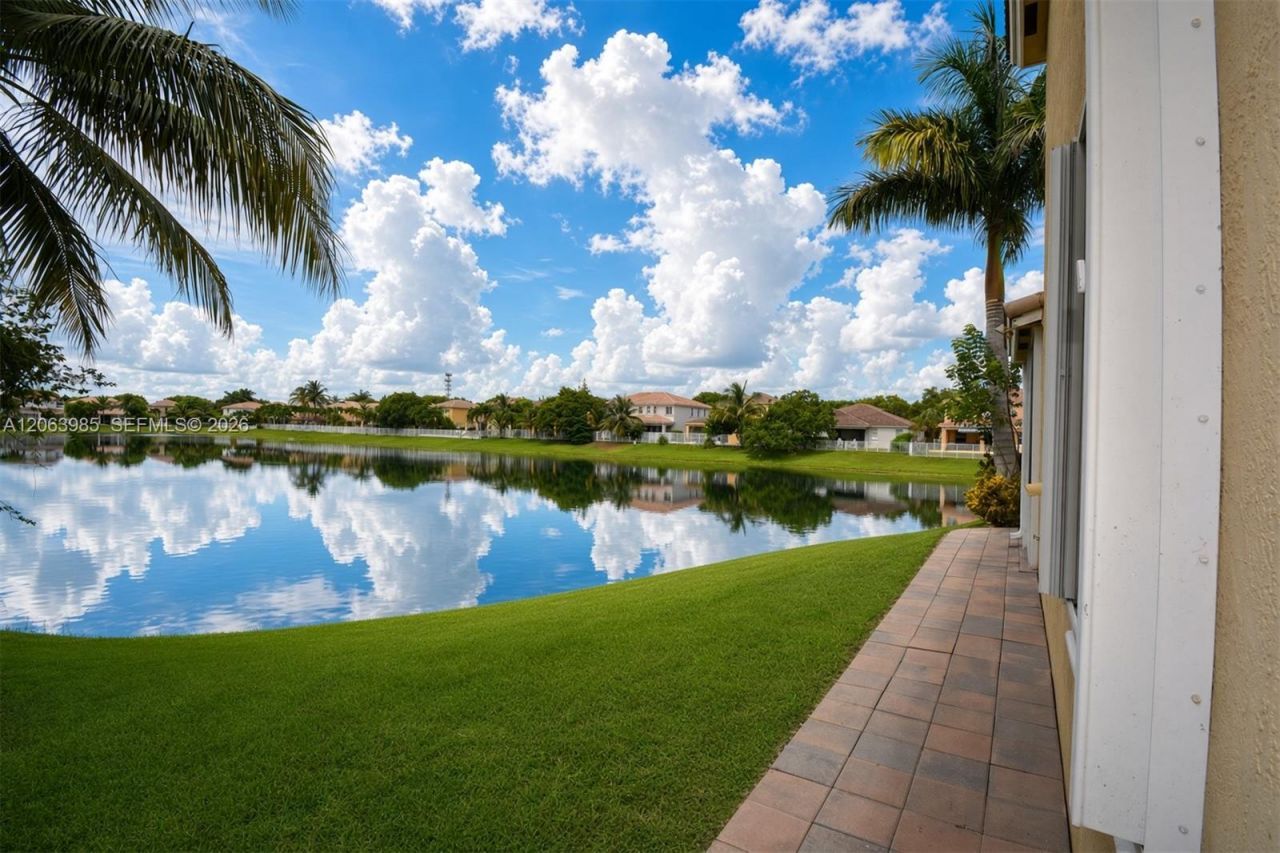 8765 SW 208th St, Cutler Bay, FL 33189 Photo