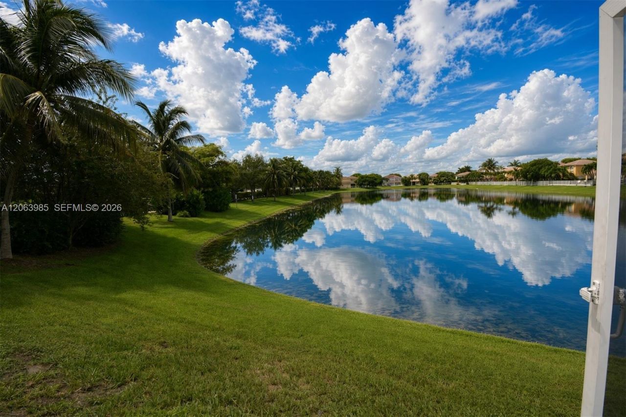 8765 SW 208th St, Cutler Bay, FL 33189 Photo