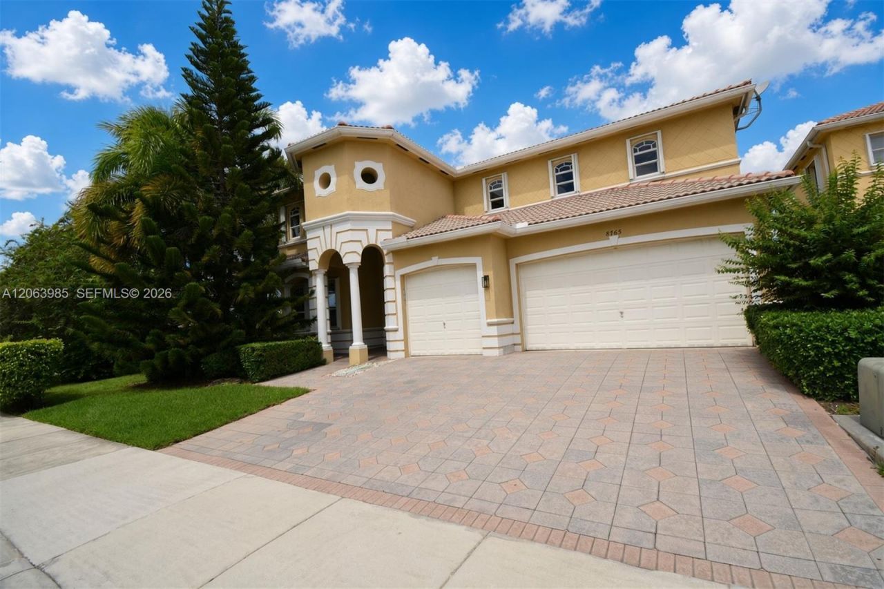 8765 SW 208th St, Cutler Bay, FL 33189 Photo