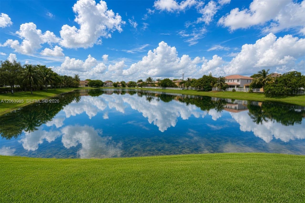 8765 SW 208th St, Cutler Bay, FL 33189 Photo