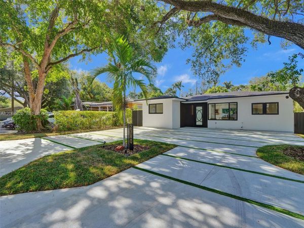 2380 NE 184th Ter , North Miami Beach, FL 33160