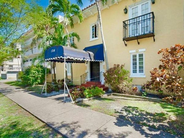 124 Mendoza Ave , Unit 8A, Coral Gables, FL 33134
