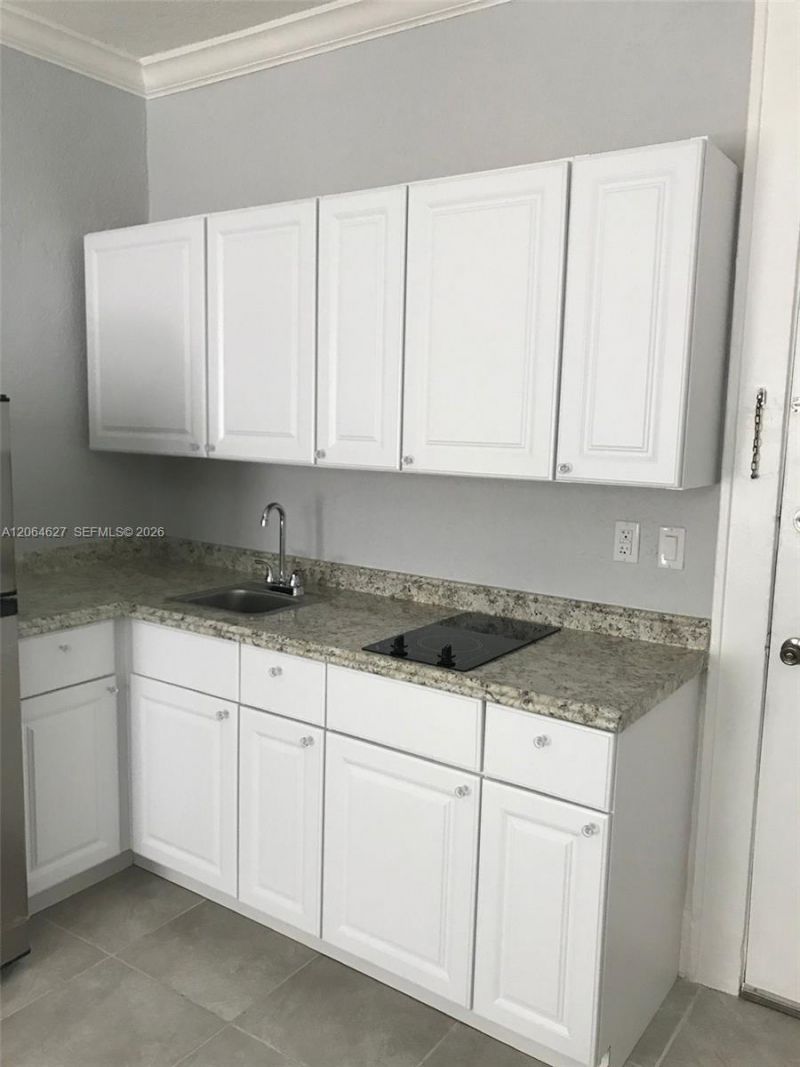 124 Mendoza Ave, Unit 8A, Coral Gables, FL 33134 Photo