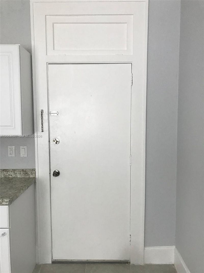 124 Mendoza Ave, Unit 8A, Coral Gables, FL 33134 Photo