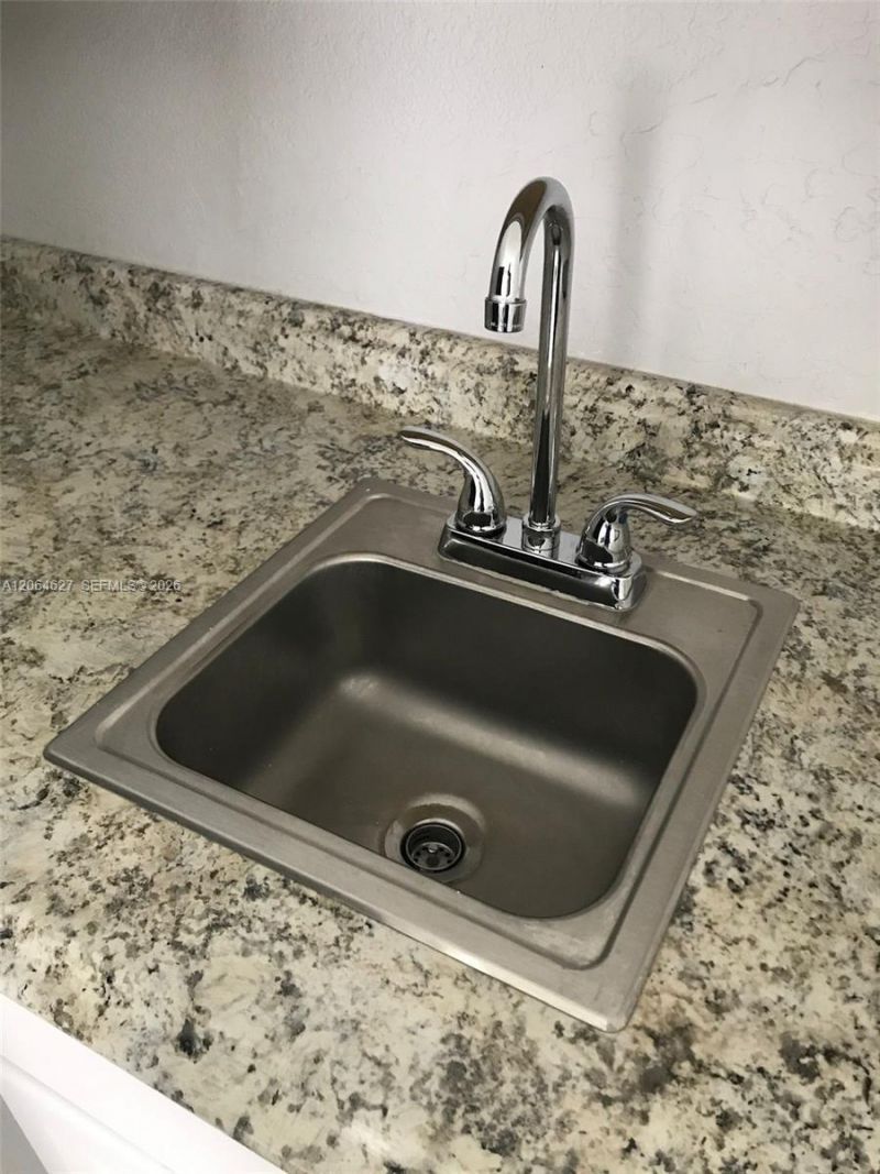 124 Mendoza Ave, Unit 8A, Coral Gables, FL 33134 Photo