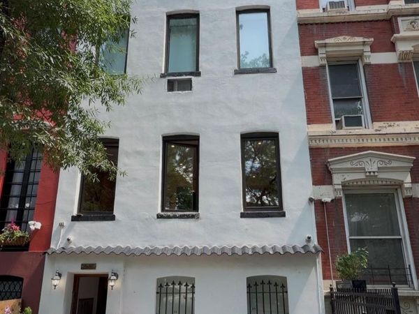 437 W 43rd Street , Unit 1, New York (Manhattan), NY 10036
