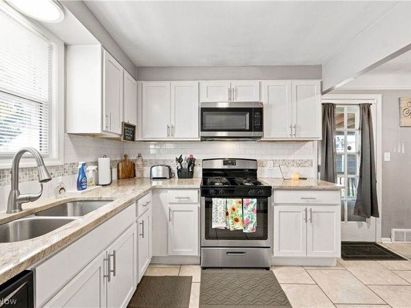 13209 Rockside Road , Garfield Heights, OH 44125 Photo 6