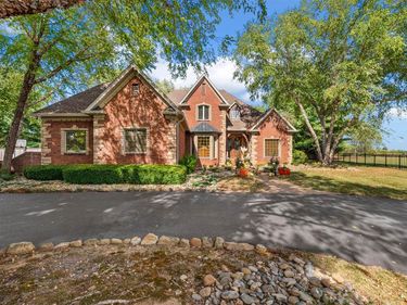 305 Calumet Way , Bowling Green, KY 42104