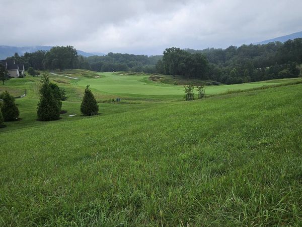 3825 Saul LN , Roanoke, VA 24014