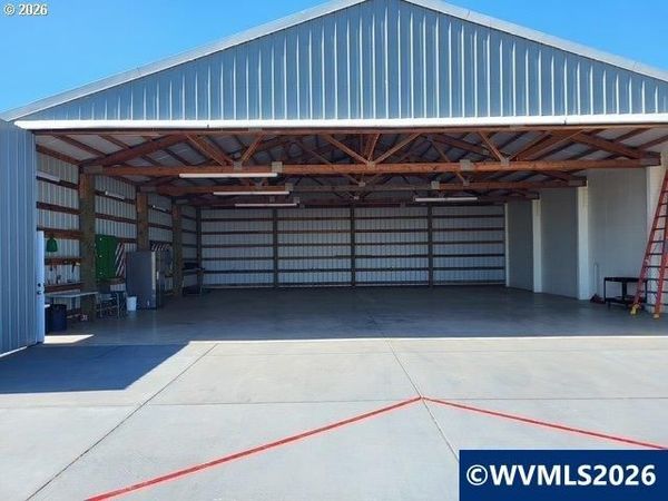 3684 Airway Dr SE, Salem, OR 97302