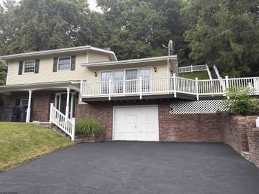 825 Augusta Avenue, Morgantown, WV 26501