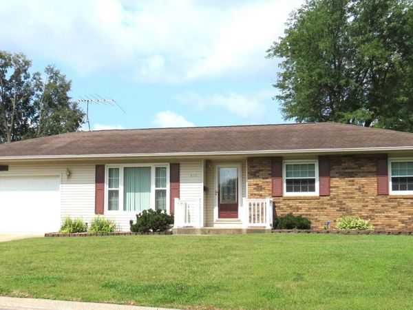 908 W Farmland Drive, Maquoketa, IA 52060