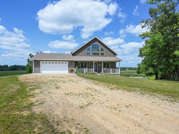 8588 200th Avenue, Maquoketa, IA 52060