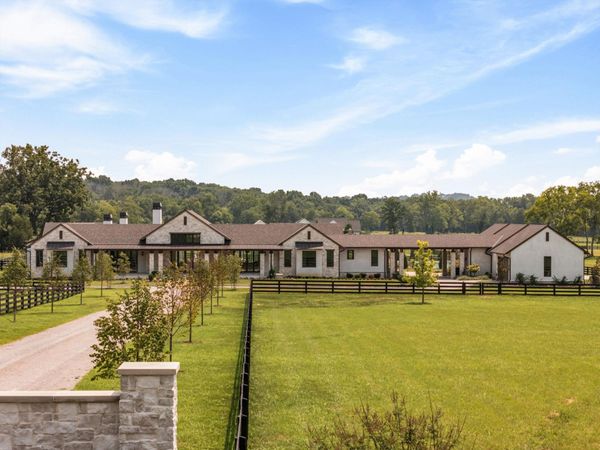 2077 Wilson Pike , Franklin, TN 37067