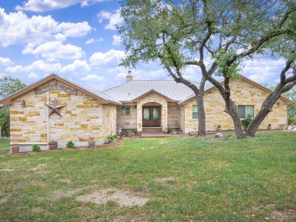 911 STONEY RIDGE RD, Bulverde, TX 78163