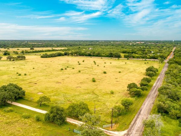 103.56 FM 531, Beeville, TX 78102