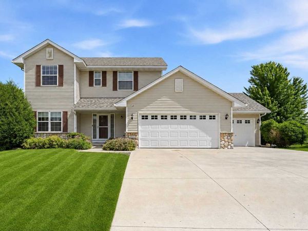 2410 Meadow Drive, Buffalo, MN 55313